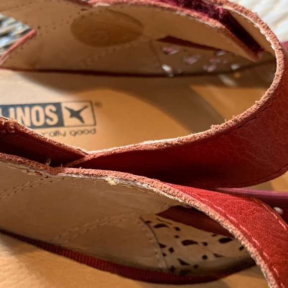 Pikolinos Red Flats with Perforated Design - Picture 9 of 11